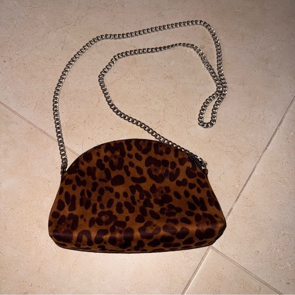Leopard Print Chain Crossbody Bag F21 - Picture 2 of 5